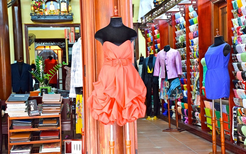 Get fitted for custom-made clothing at a Hội An tailor shop, known for its exceptional craftsmanship and quality