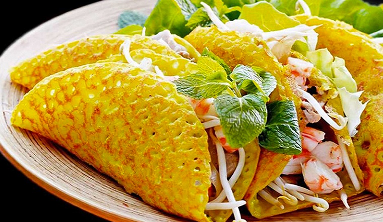 脆皮越南煎餅Banh Xeo，內裡滿滿新鮮食材