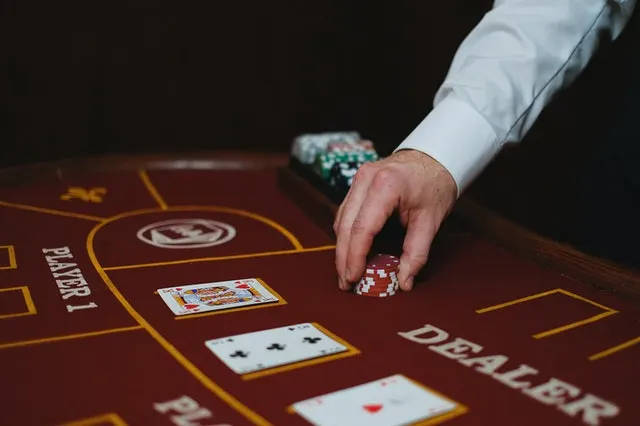 Giải thích các thuật ngữ cơ bản trong trò chơi baccarat