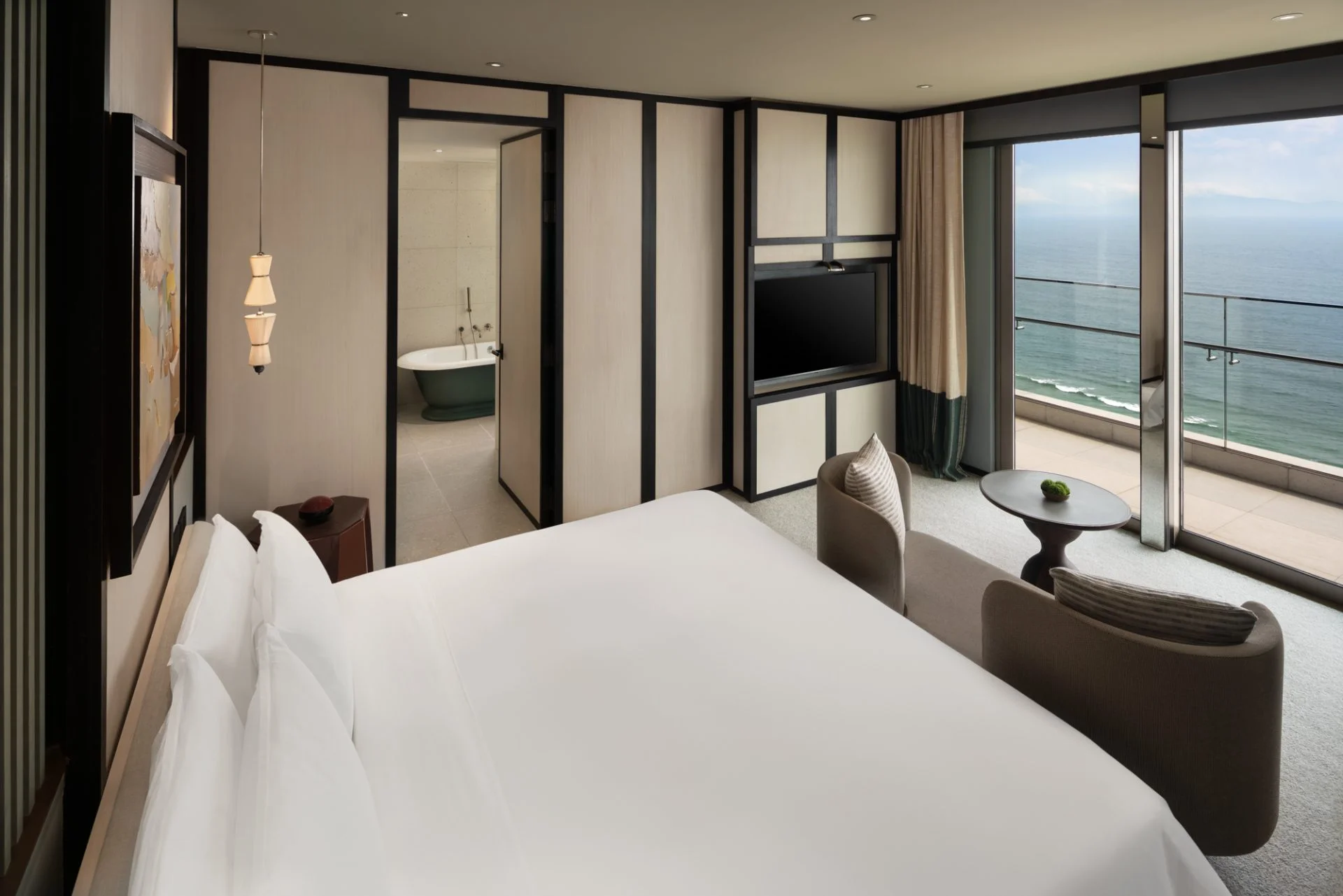 Premier-Ocean-Suite-Bedroom.webp