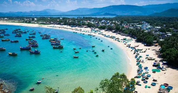 Discover the stunning beauty of Cua Dai Beach with its soft white sands, clear blue waters, and relaxing atmosphere, perfect for your next tropical getaway.