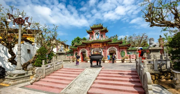 Hoi An Assembly Hall, a historical and cultural site in Hoi An, Vietnam, known for its beautiful architecture and vibrant history, offering visitors a glimpse into the town's rich heritage.