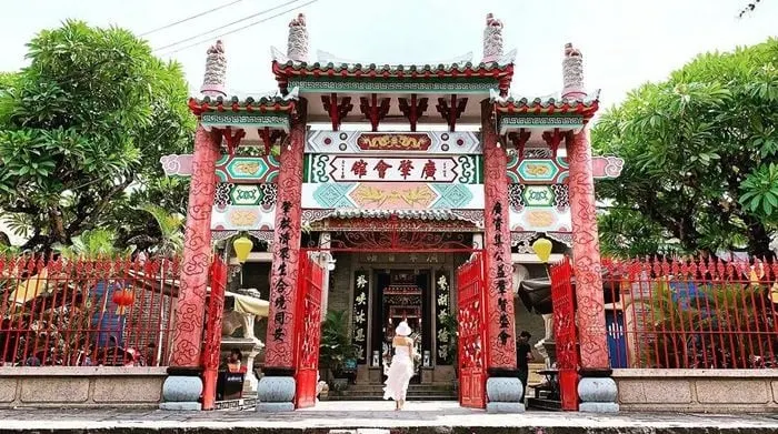 Hoi An Assembly Hall, a historical and cultural site in Hoi An, Vietnam, known for its beautiful architecture and vibrant history, offering visitors a glimpse into the town's rich heritage.