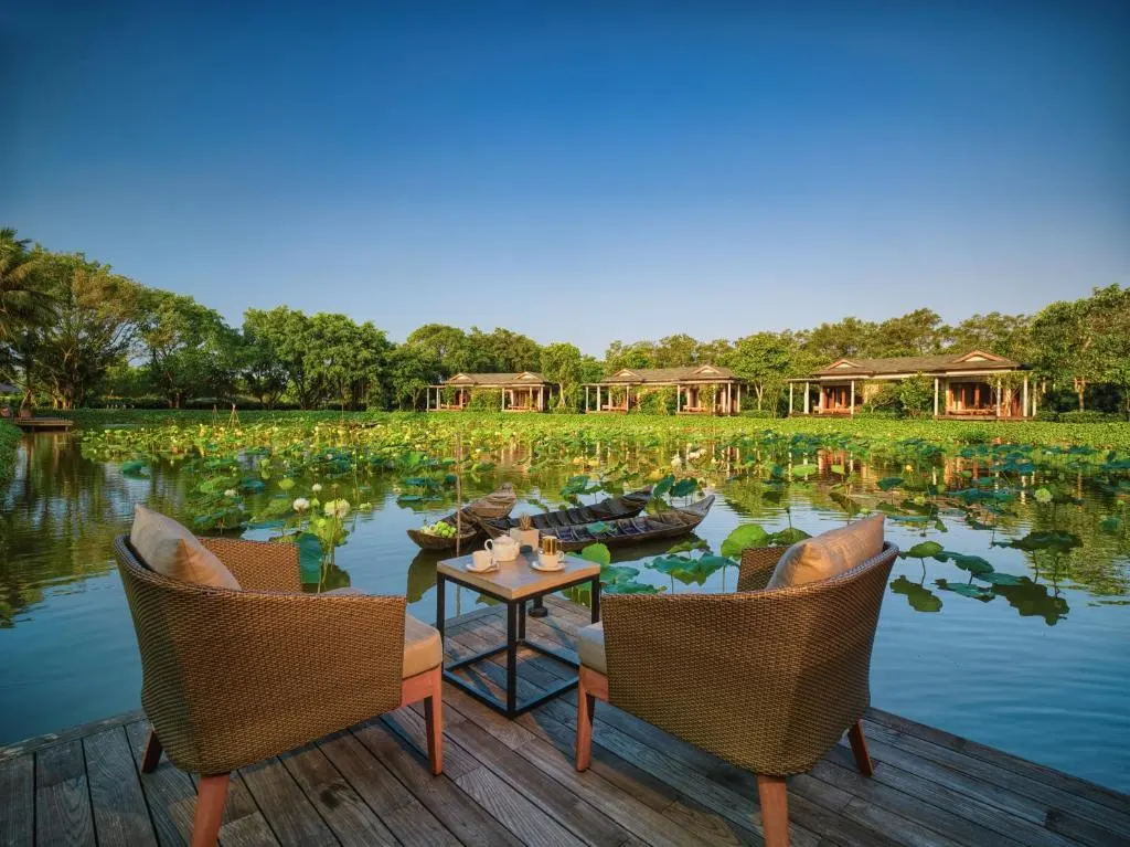 Khám phá những resort Việt Nam cho tuần trăng mật lãng mạn với không gian sang trọng, biển xanh và dịch vụ đẳng cấp dành cho các cặp đôi.