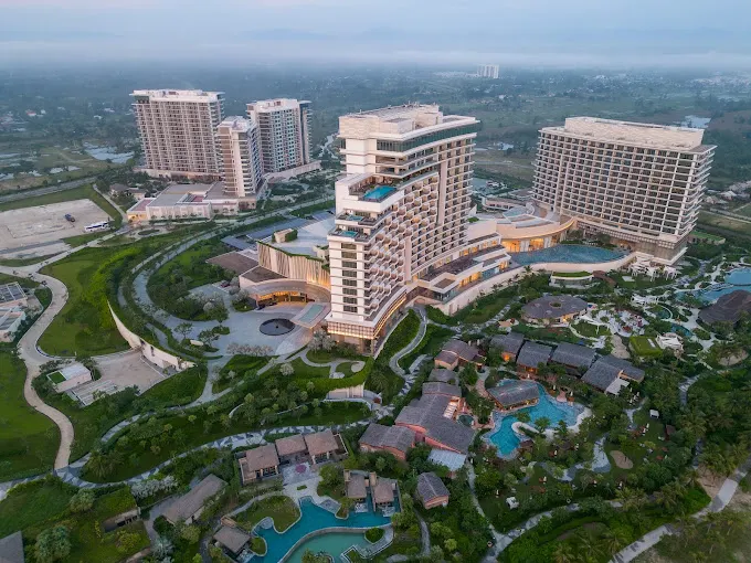 "Luxury casino resorts in Asia featuring grand architecture, vibrant gaming floors, and world-class entertainment in iconic destinations like Macau and Singapore."