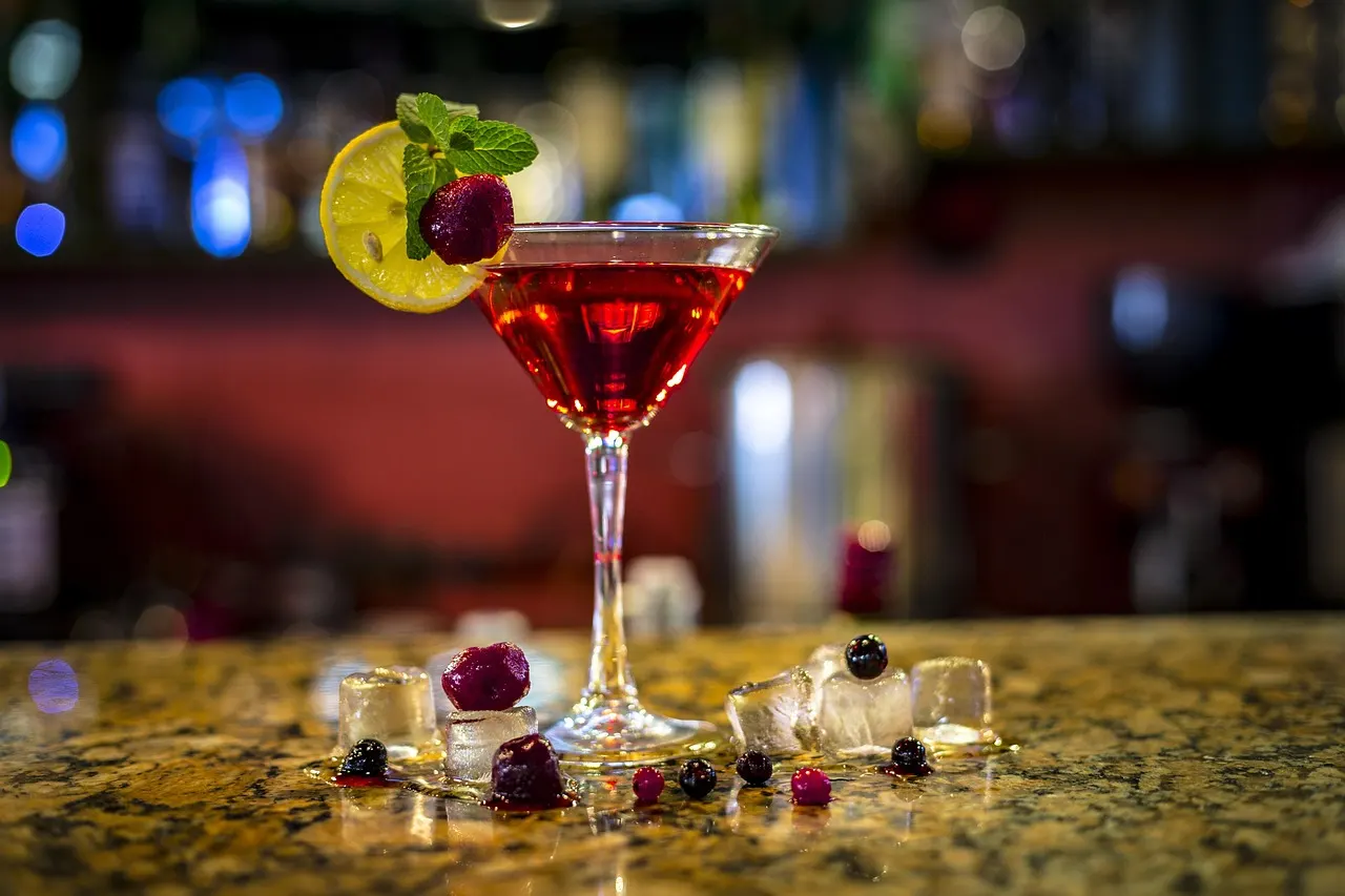 10 Best Cocktail Bars in Hoi An for Local & Imported Picks in 2025