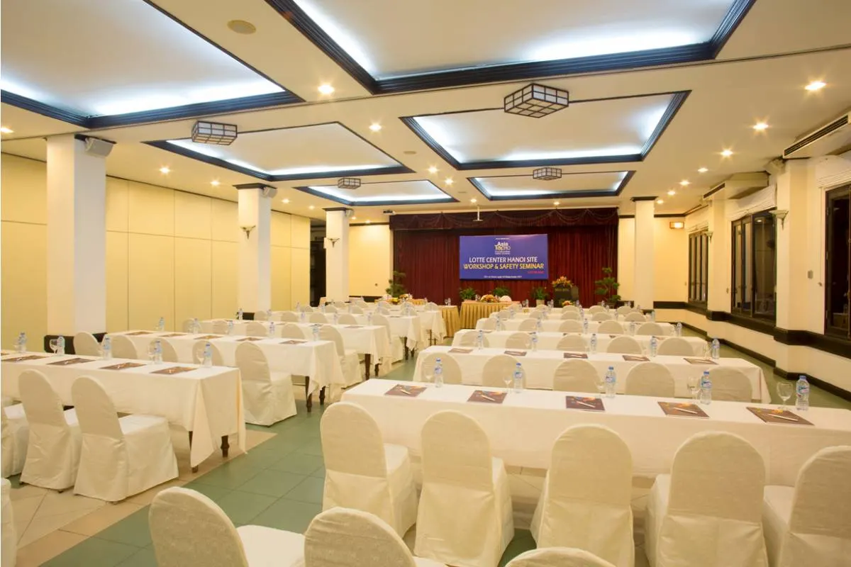 "Elegant setup at one of the top networking event venues in Hoi An, featuring open-air seating, ambient lighting, and a blend of modern and heritage architecture."