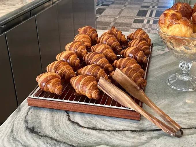 Review buffet sáng tại Hoiana với đa dạng món ăn Á – Âu, không gian sang trọng và chất lượng phục vụ đẳng cấp.