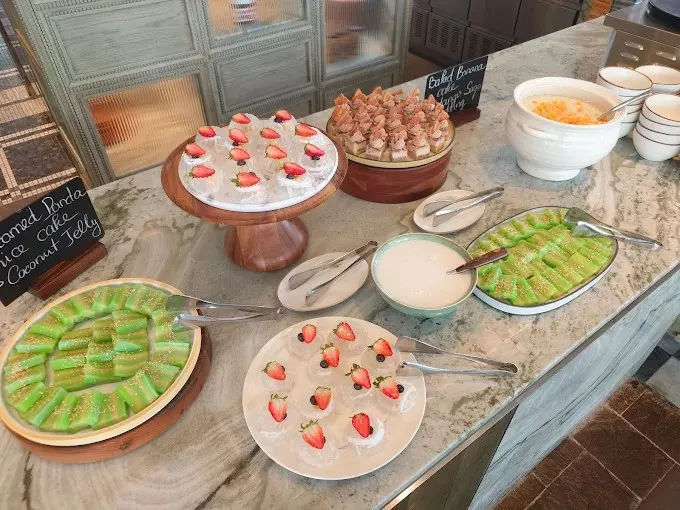 Review buffet sáng tại Hoiana với đa dạng món ăn Á – Âu, không gian sang trọng và chất lượng phục vụ đẳng cấp.